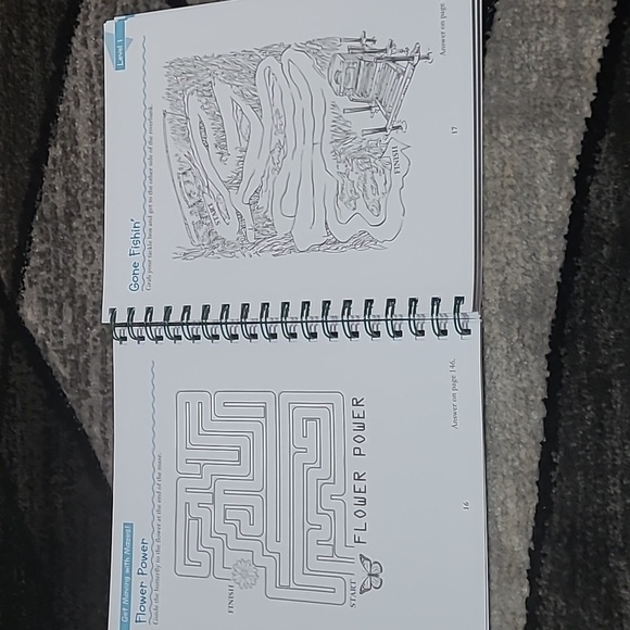 BRAIN GAMES KIDS MAZES PRICE FIRM - Picture 5 of 9